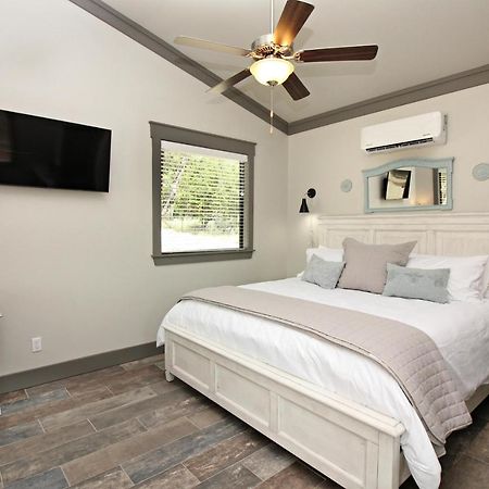 Green Acres Cottages - Fredericksburg Suite Wimberley Exterior photo
